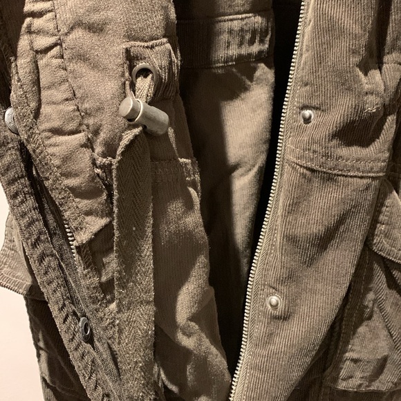 Ashley By 26 International Utility Collection - Picture 6 of 10